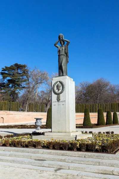 Madrid Spanien Januar 2018 Jacinto Benavente Statue Auf Der Plaza — Stockfoto