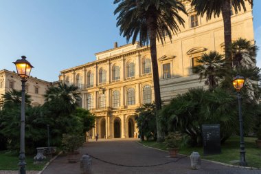Rome, İtalya - 24 Haziran 2017: Sarı günbatımında günbatımı Palazzo Barberini - Ulusal Galeri Antik Sanat Roma, İtalya