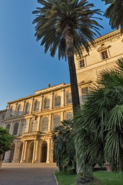 Rome, İtalya - 24 Haziran 2017: Sarı günbatımında günbatımı Palazzo Barberini - Ulusal Galeri Antik Sanat Roma, İtalya