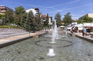 Çeşme Sandanski 'de yaya caddesinde.