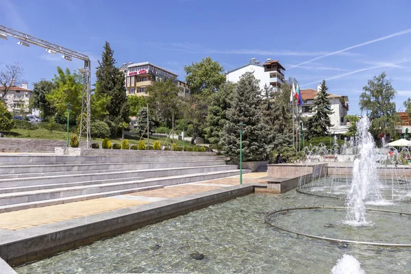 Fountain at pedestrian street in town of Sandanski — ストック写真