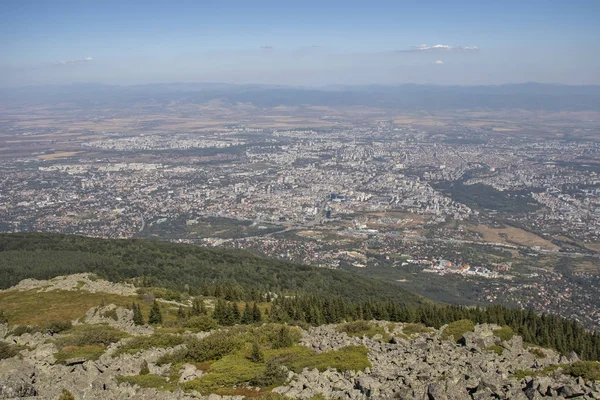 Panorama da cidade de Sofia de Kamen Del Peak, Bulgária — Fotografia de Stock