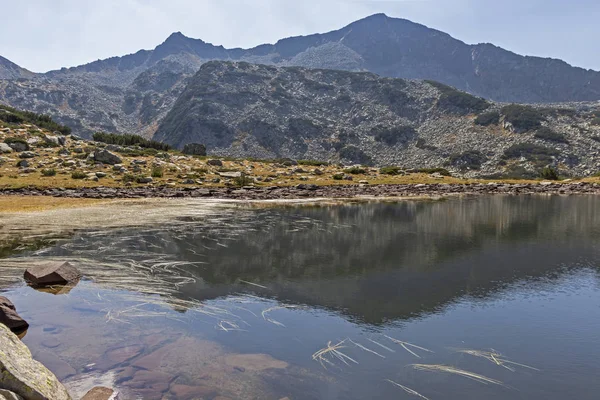 ภูมิทัศน์ที่มีทะเลสาบกบที่ภูเขา Pirin, บัลแกเรีย — ภาพถ่ายสต็อก