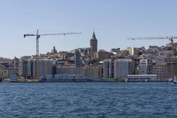Panorama från Bosporus till Gyllene hornet i staden Istanbul — Stockfoto