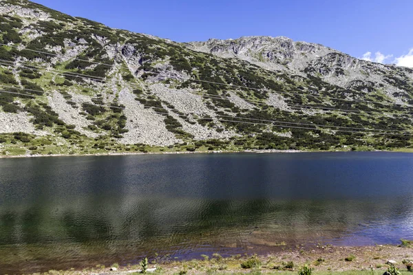 保加利亚里拉山下鱼类湖(Ribni Ezera) — 图库照片