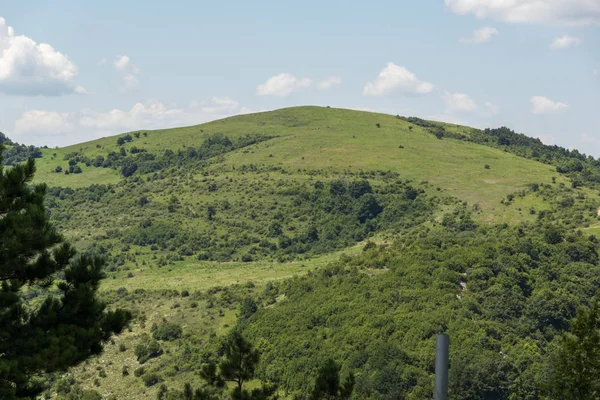 Пейзаж с п. Окольчица, Болгария — стоковое фото