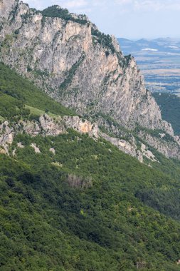 Bulgaristan 'ın Balkan Dağları' ndaki Vratsata geçidi yakınlarındaki manzara
