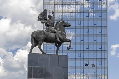 Nis, Sırbistan'da Nis'in kurtarıcıları için bir anıt