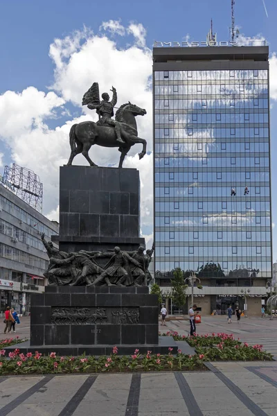 Ett monument över NIS-befriare i staden NIS, Serbien — Stockfoto