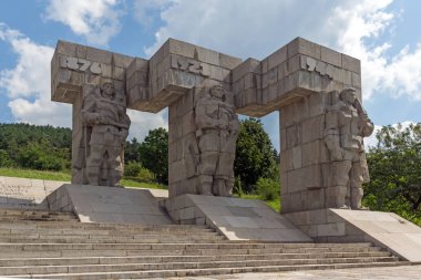 Bulgaristan 'ın Kalofer kentinde Hristo Botev anısına inşa edildi