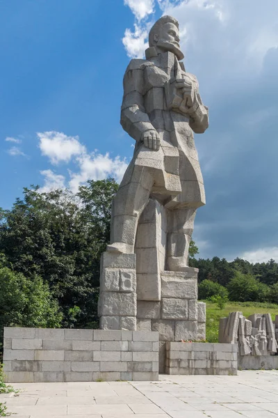 Memorial complex Hristo Botev in de stad Kalofer, Bulgarije — Stockfoto