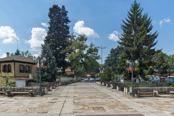 Centrum van de historische stad Kalofer, Bulgarije — Stockfoto
