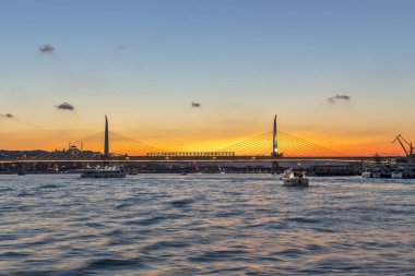 Atatürk Köprüsü ve Altın Boynuz inistanbul 'un gün batımı manzarası, Türkiye