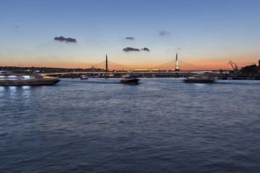 Atatürk Köprüsü ve Altın Boynuz inistanbul 'un gün batımı manzarası, Türkiye