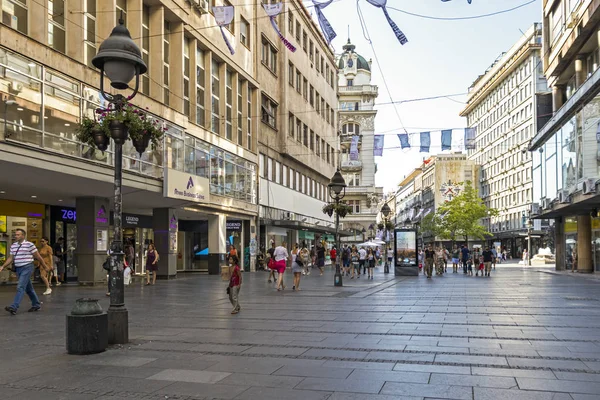 Улица Принца Михаила в центре города Белград, Сербия — стоковое фото