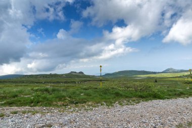 Cherni Vrah yakınlarındaki yaz manzarası Vitosha Dağı 'nda, Bul