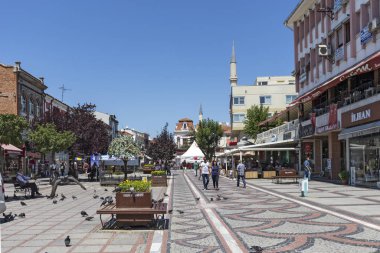 Edirne, Tur 'un merkezinde yaya sokağı alışverişi.