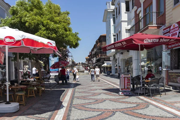 Calle peatonal comercial en el centro de la ciudad de Edirne, Tur —  Fotos de Stock