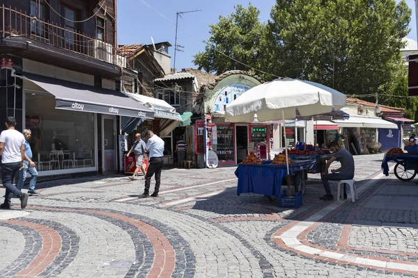 Shopping gågata i centrum av staden Edirne, Tur — Stockfoto