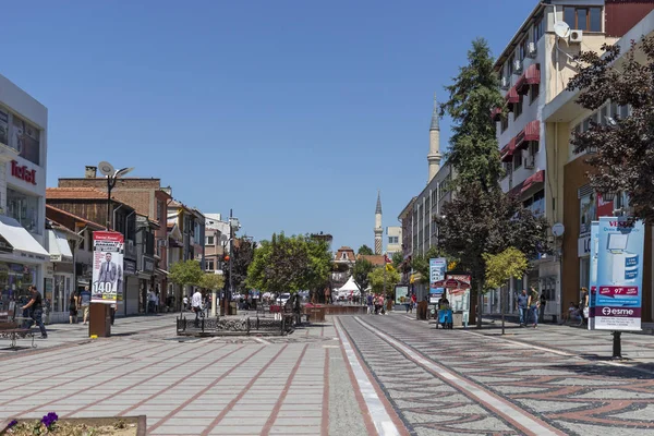 Calle peatonal comercial en el centro de la ciudad de Edirne, Tur —  Fotos de Stock