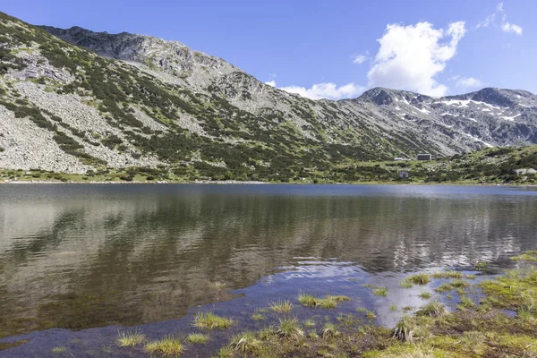 Il lago di pesce inferiore (Ribni Ezera), montagna di Rila, Bulgaria — Foto Stock