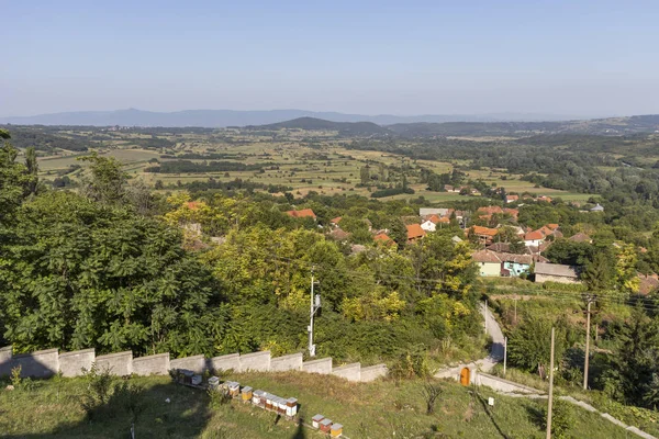 Panorama z klasztoru do miejscowości Lesje, Serbia — Zdjęcie stockowe