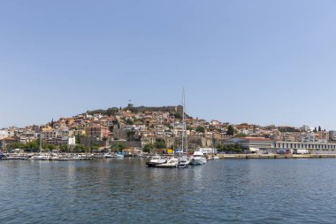 Yunanistan 'ın Kavala kentinin toprak döşeme manzarası