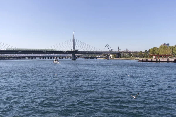 Golden Horn in city of Istanbul, Turkey — Stock Photo, Image