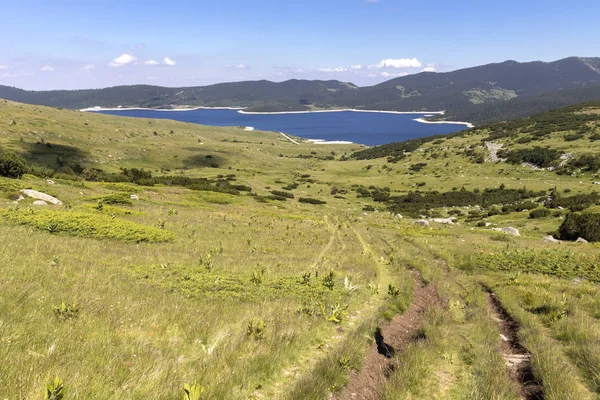 Пейзаж греблі Белмекен, Рила гора, Болгарія — стокове фото