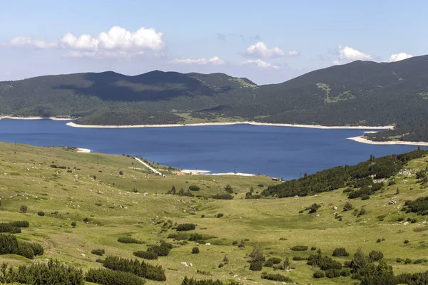 Belmeken Barajı manzarası, Rila dağı, Bulgaristan — Stok fotoğraf