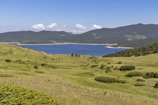 Пейзаж дамбы Белмекен, гора Рила, Болгария — стоковое фото