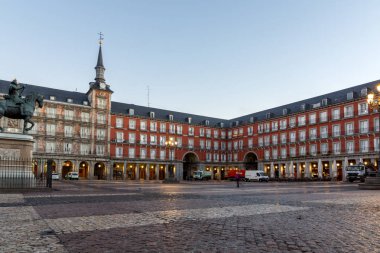 Madrid, İspanya 'da Plaza Belediye Başkanı' nın Gündoğumu Panoraması