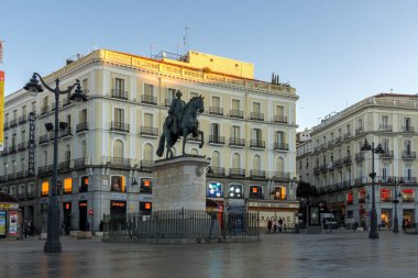Madrid 'de Puerta del Sol' un gündoğumu manzarası