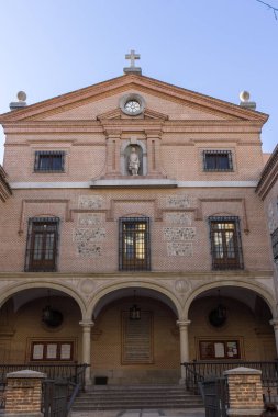 Madrid 'deki San Gines Kilisesi' nin gündoğumu manzarası