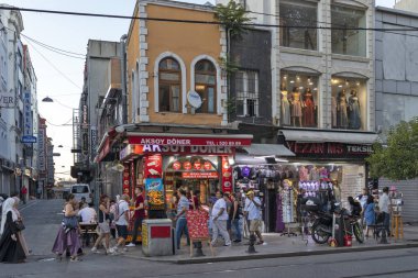 İstanbul, Türkiye 'de Laleli ilçesinin gün batımı manzarası