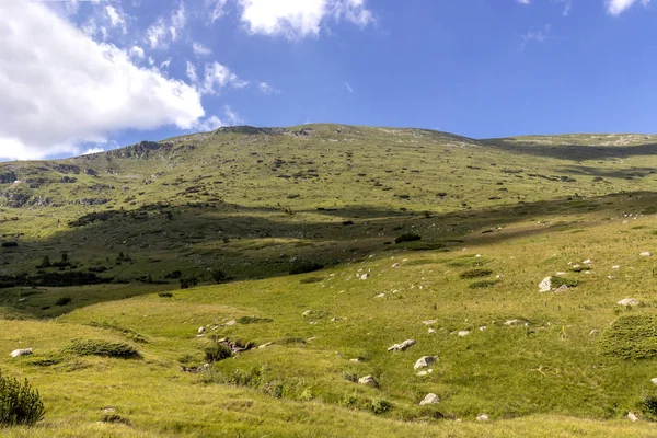 Pohled na Belmeken Peak, Rila mountain, Bulharsko — Stock fotografie