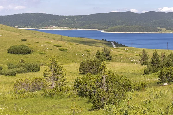 Vue d'été du réservoir Belmeken, montagne Rila, Bulgarie — Photo