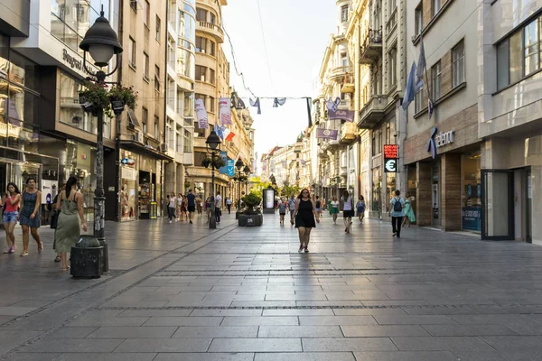 Knez Mihailova Straat in het centrum van de stad Belgrado, Servië — Stockfoto