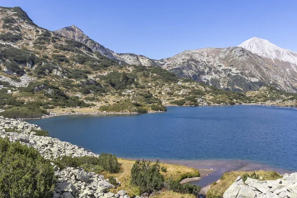 Lago Banderitsa y Pico Vihren, Montaña Pirin, Bulgaria —  Fotos de Stock