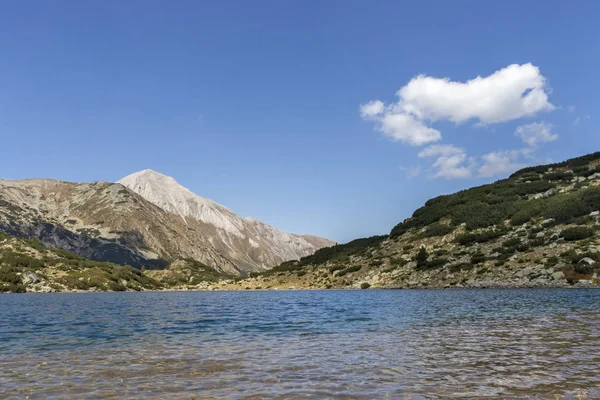 Lago Banderitsa y Pico Vihren, Montaña Pirin, Bulgaria —  Fotos de Stock