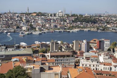 İstanbul, Türkiye - 27 Temmuz 2019: Galata Kulesinden İstanbul, Türkiye 'ye İnanılmaz Panorama