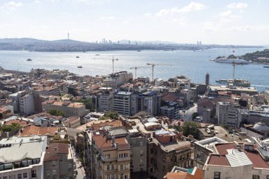 İstanbul, Türkiye - 27 Temmuz 2019: Galata Kulesinden İstanbul, Türkiye 'ye İnanılmaz Panorama