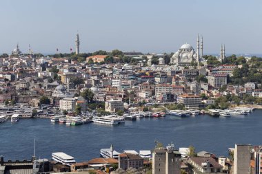 İstanbul, Türkiye - 27 Temmuz 2019: Galata Kulesinden İstanbul, Türkiye 'ye İnanılmaz Panorama