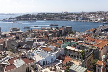 İstanbul, Türkiye - 27 Temmuz 2019: Galata Kulesinden İstanbul, Türkiye 'ye İnanılmaz Panorama