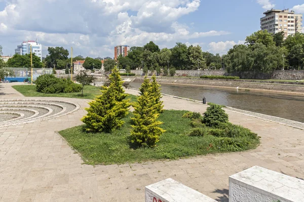 Cidade de Nis e rio Nisava, Sérvia — Fotografia de Stock