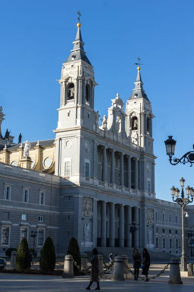 Morning view of Almudena Cathedral in City of Madrid — Stock Photo, Image