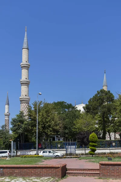 Pedestrian street in the center of city of Edirne, Turkey — стокове фото