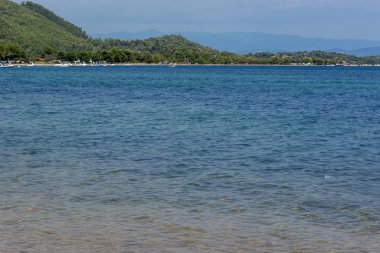 Yunanistan 'ın Sithonia yarımadasındaki Vourvourou Plajı