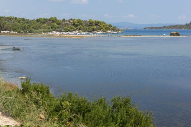 Yunanistan 'ın Sithonia yarımadasındaki Livari Beach Vourvourou