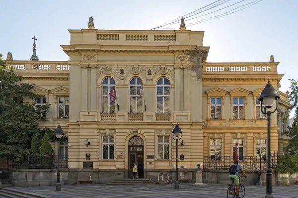 Edifício típico e rua na cidade de Belgrado, Sérvia — Fotografia de Stock